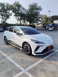 รถยนต์ 5 ที่นั่ง